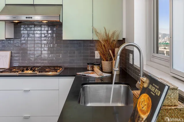 $7,995 | 501 Beale Street, Unit 9D, San Francisco, CA 94105