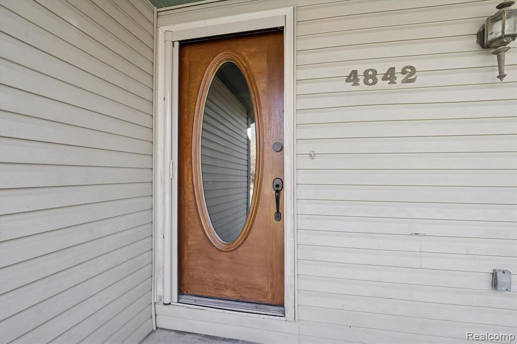 4842 Preston Road Howell, MI 48855 - Photo 4 of 77 Gallery Image 4