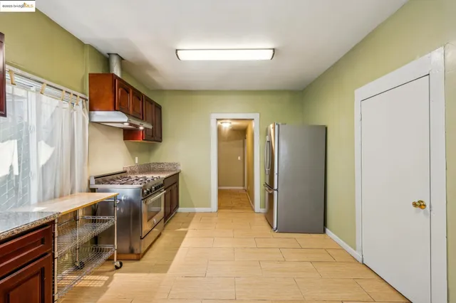 $699,000 | 1820 International Boulevard, Oakland, CA 94606