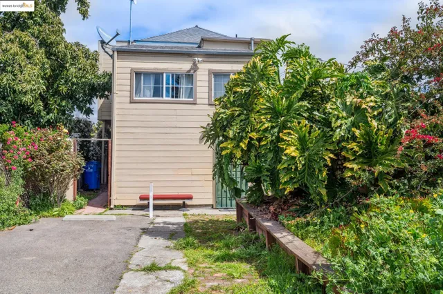 $699,000 | 1820 International Boulevard, Oakland, CA 94606