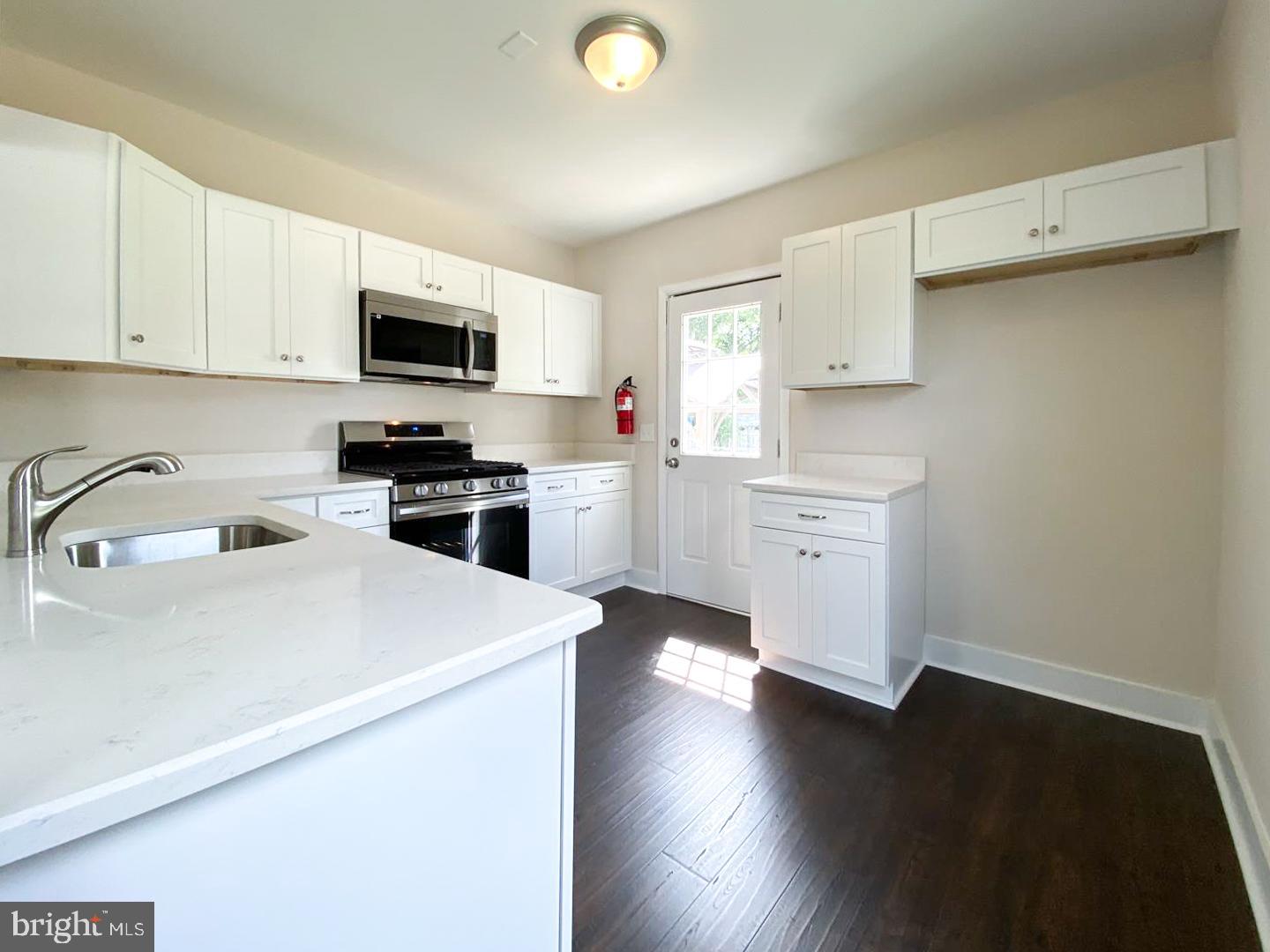 301 Walnut Street Delanco, NJ 08075 - Photo 5 of 24