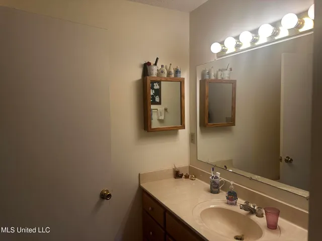 $225,000 | 2240 Brookside Drive, Gautier, MS 39553