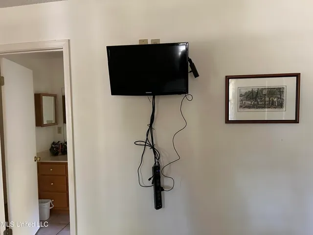 $225,000 | 2240 Brookside Drive, Gautier, MS 39553