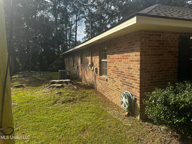 $225,000 | 2240 Brookside Drive, Gautier, MS 39553