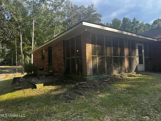 $225,000 | 2240 Brookside Drive, Gautier, MS 39553