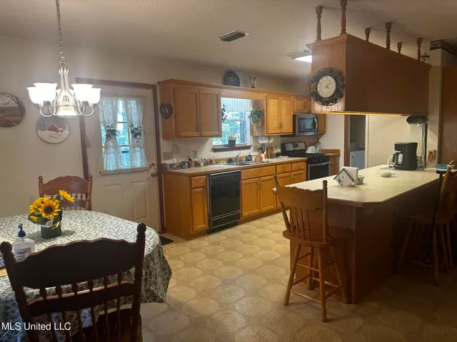 $225,000 | 2240 Brookside Drive, Gautier, MS 39553