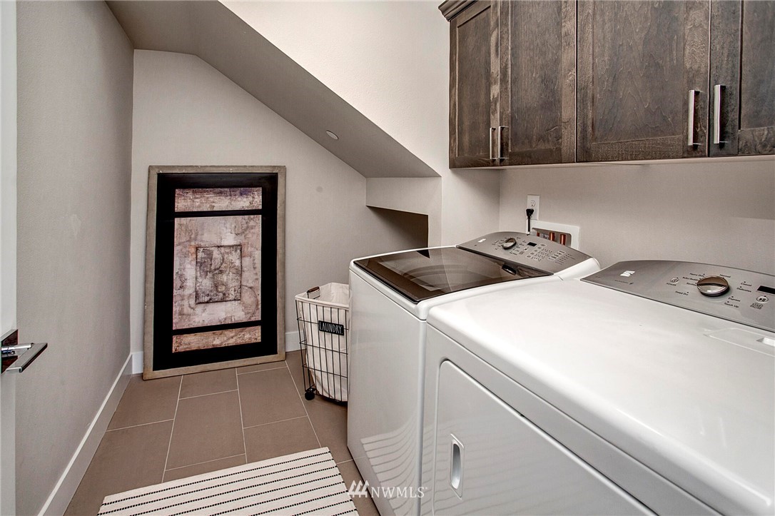 22326 9th Drive Southeast Bothell, WA 98021 - Photo 28 of 40 a utility room with dryer and washer