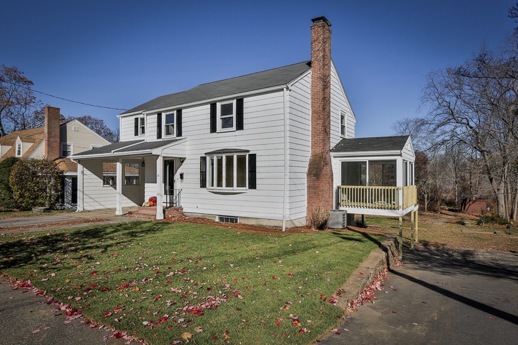 15 Elmcrest Road Wakefield, MA 01880 - Photo 1 of 30 Gallery Image 1