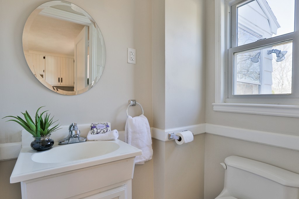 15 Elmcrest Road Wakefield, MA 01880 - Photo 16 of 30 Gallery Image 16