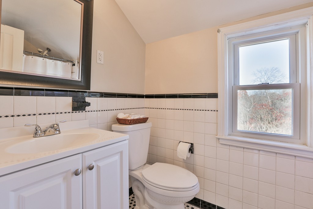 15 Elmcrest Road Wakefield, MA 01880 - Photo 20 of 30 Gallery Image 20