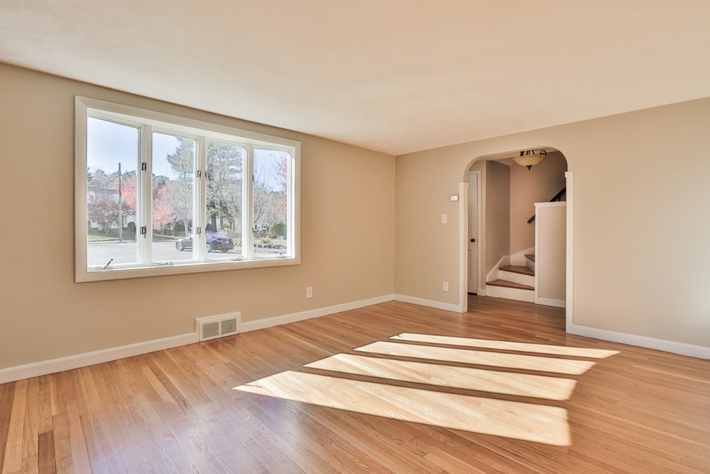 15 Elmcrest Road Wakefield, MA 01880 - Photo 5 of 30 Gallery Image 5