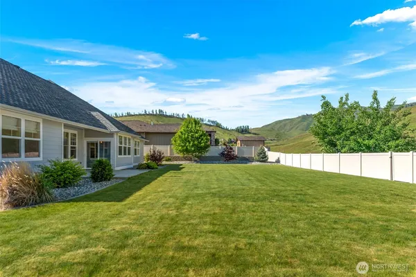 $995,000 | 2042 Maiden Lane, Wenatchee, WA 98801