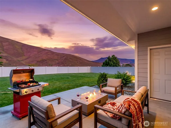 $995,000 | 2042 Maiden Lane, Wenatchee, WA 98801