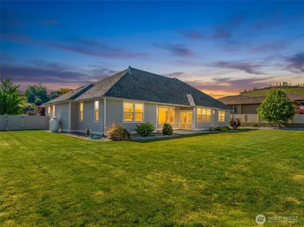 $995,000 | 2042 Maiden Lane, Wenatchee, WA 98801