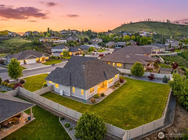 $995,000 | 2042 Maiden Lane, Wenatchee, WA 98801
