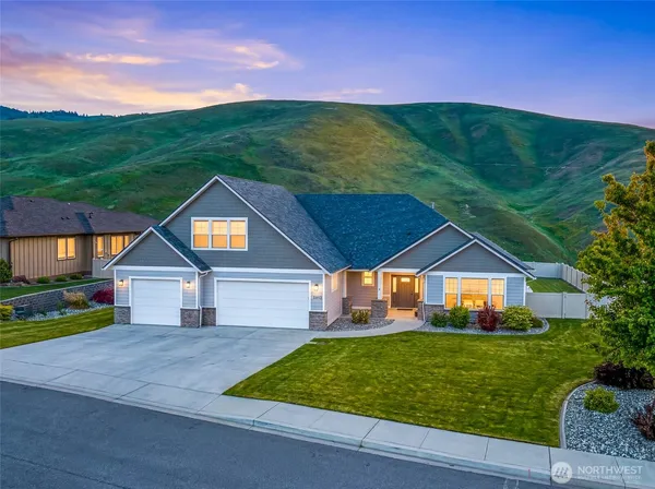 $995,000 | 2042 Maiden Lane, Wenatchee, WA 98801