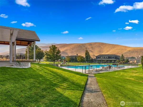 $995,000 | 2042 Maiden Lane, Wenatchee, WA 98801