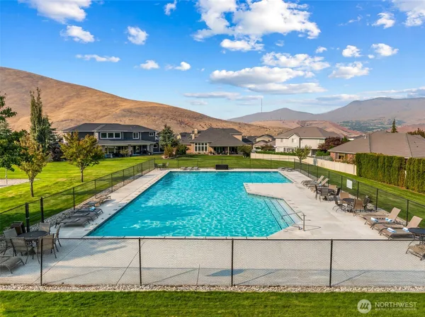 $995,000 | 2042 Maiden Lane, Wenatchee, WA 98801