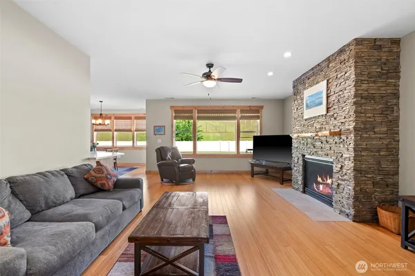 $995,000 | 2042 Maiden Lane, Wenatchee, WA 98801