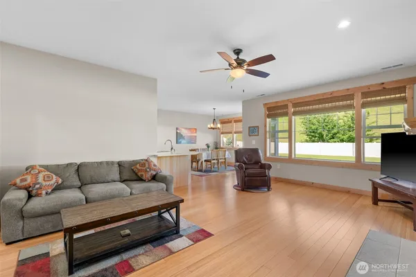 $995,000 | 2042 Maiden Lane, Wenatchee, WA 98801