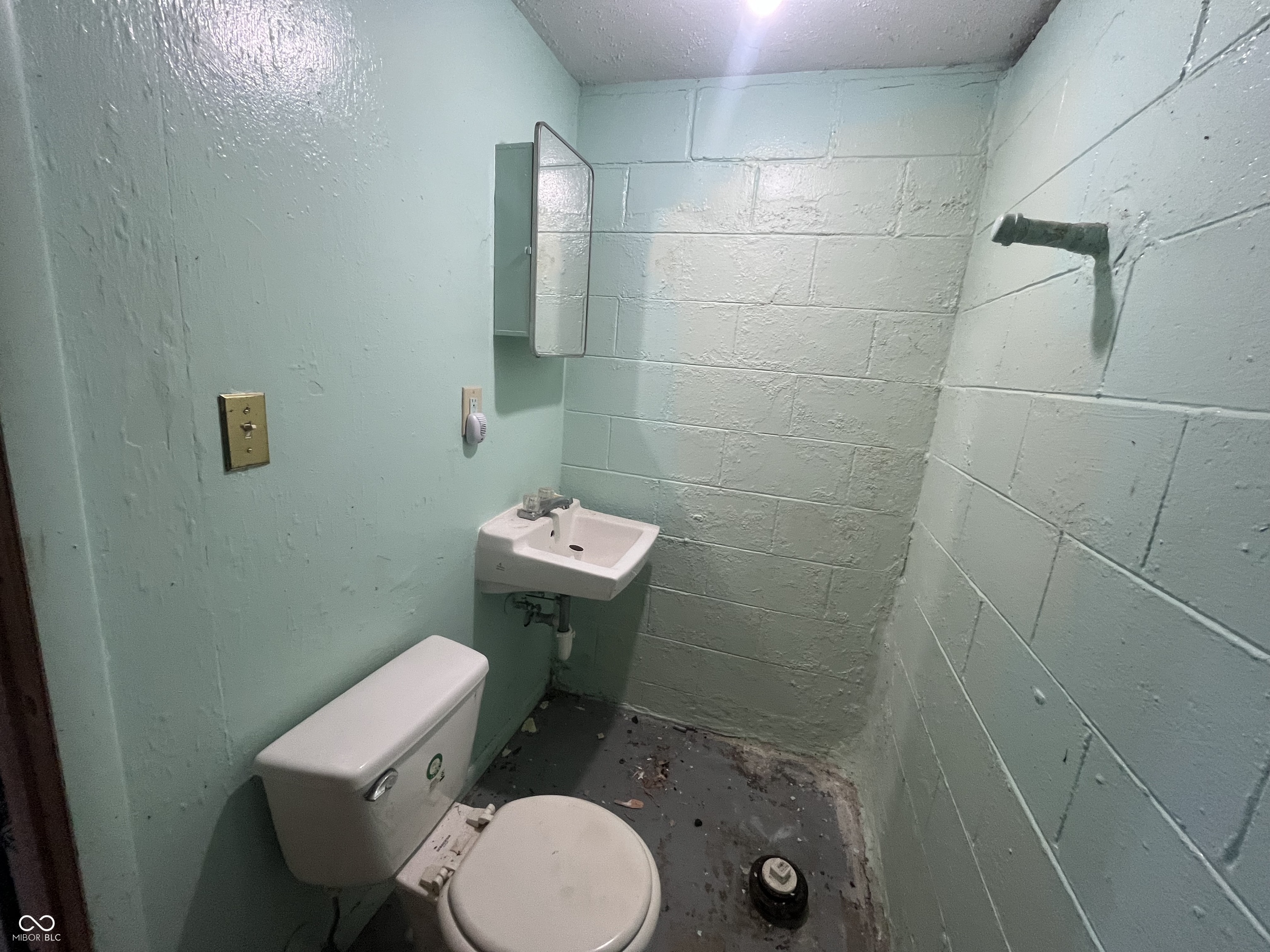 3432 Ralston Avenue Indianapolis, IN 46218 - Photo 15 of 18