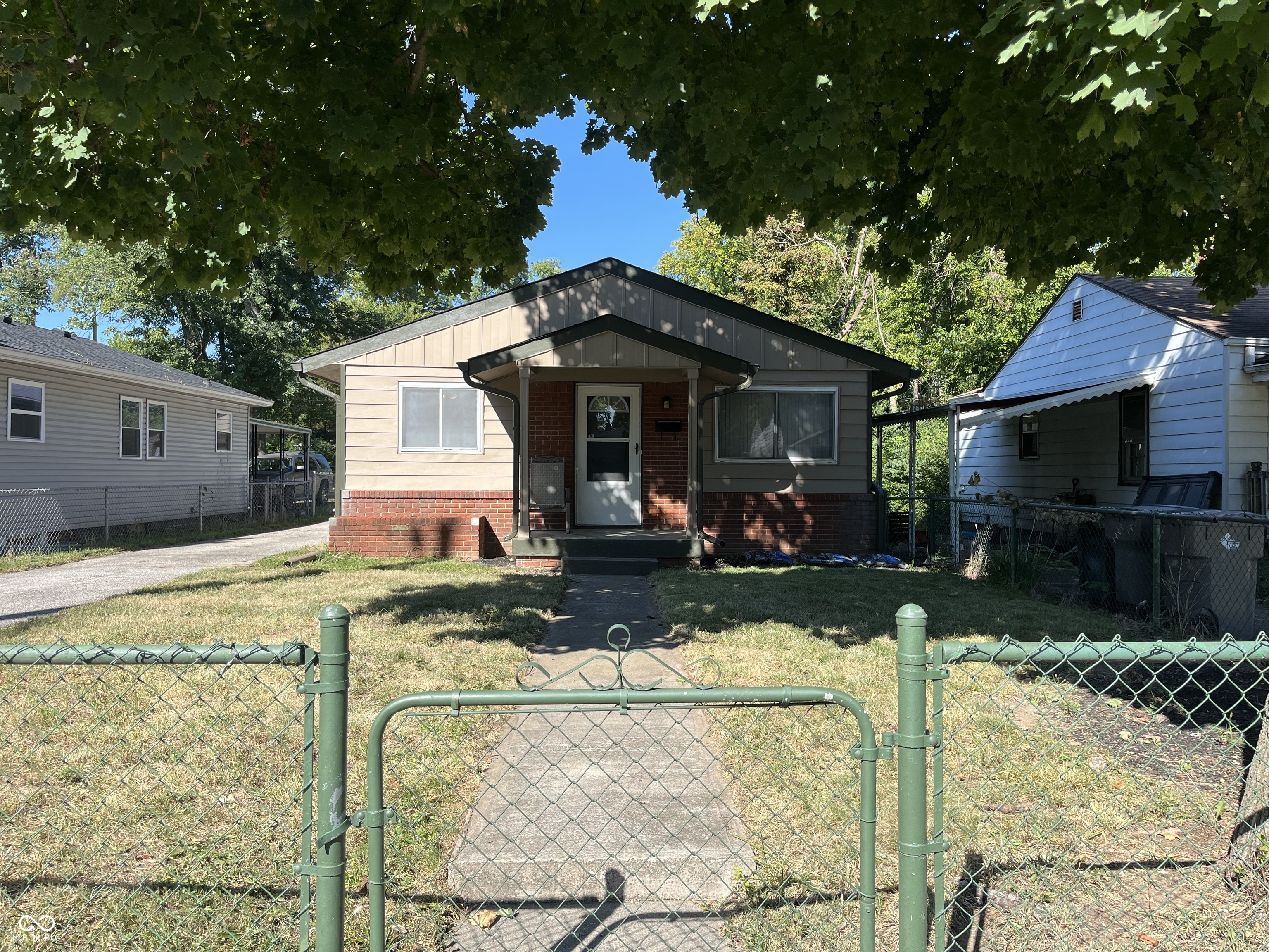 3432 Ralston Avenue Indianapolis, IN 46218 - Photo 2 of 18