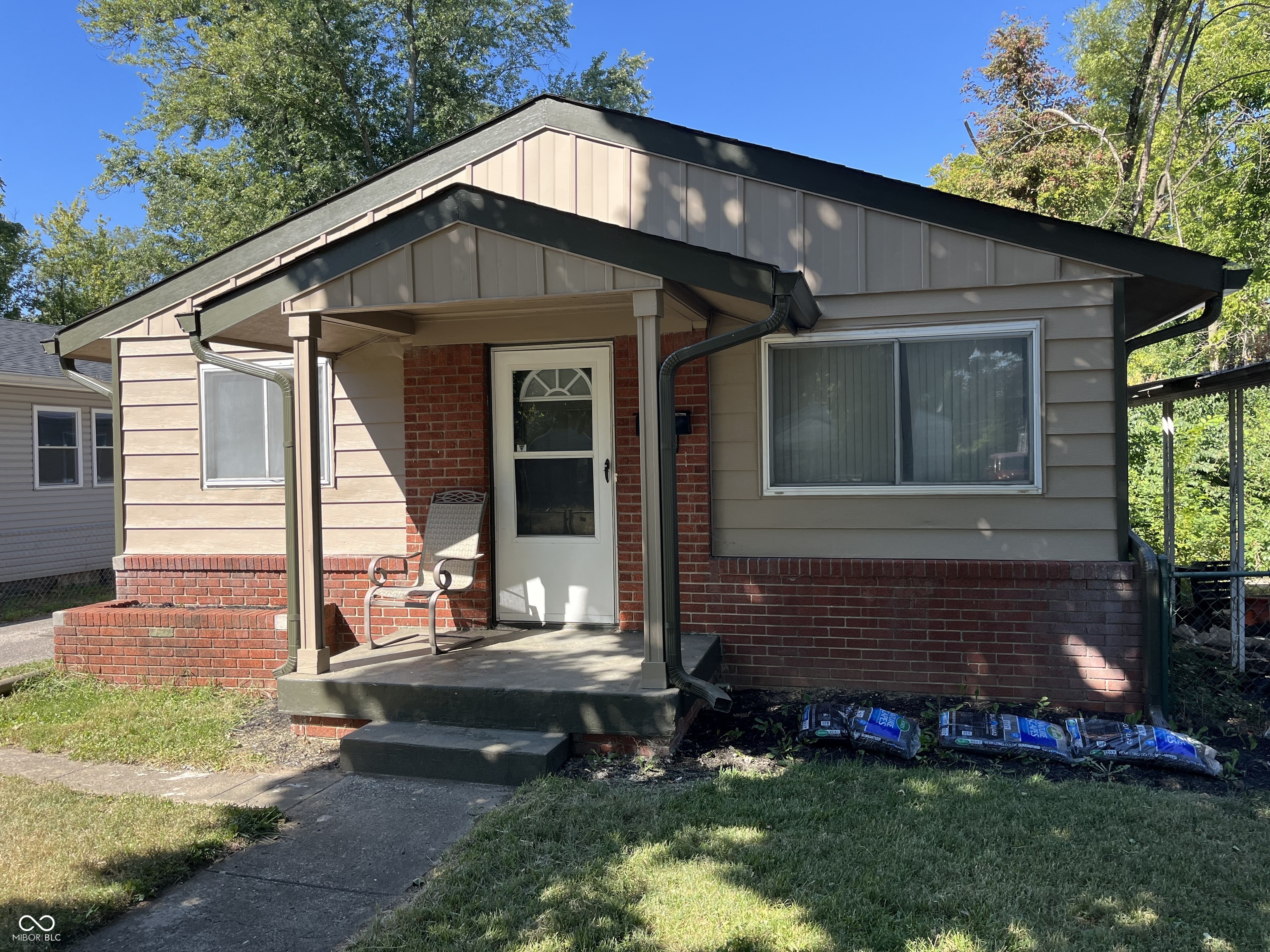 3432 Ralston Avenue Indianapolis, IN 46218 - Photo 3 of 18