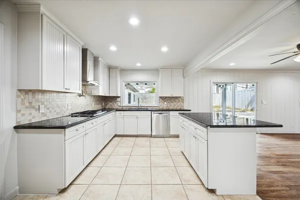 $6,000 | 2506 Avalon Place, Houston, TX 77019