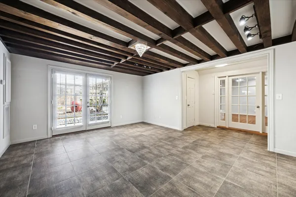 $6,000 | 2506 Avalon Place, Houston, TX 77019