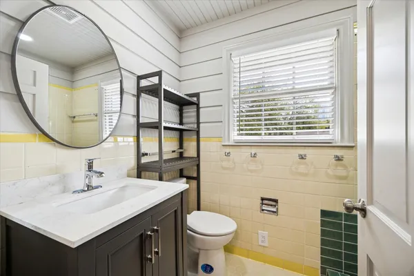 $6,000 | 2506 Avalon Place, Houston, TX 77019