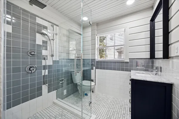 $6,000 | 2506 Avalon Place, Houston, TX 77019