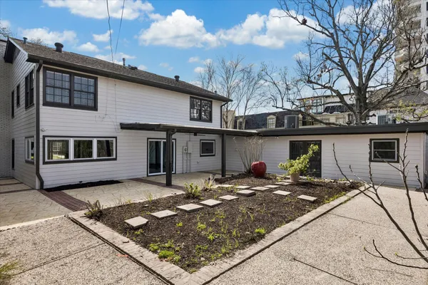 $6,000 | 2506 Avalon Place, Houston, TX 77019