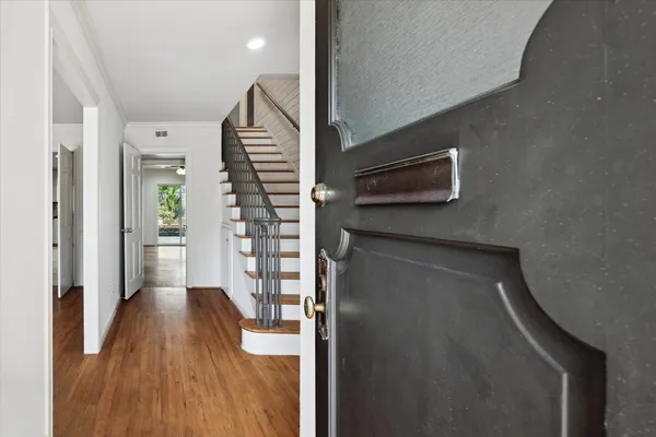 $6,000 | 2506 Avalon Place, Houston, TX 77019