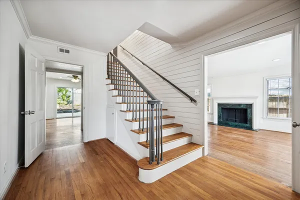 $6,000 | 2506 Avalon Place, Houston, TX 77019