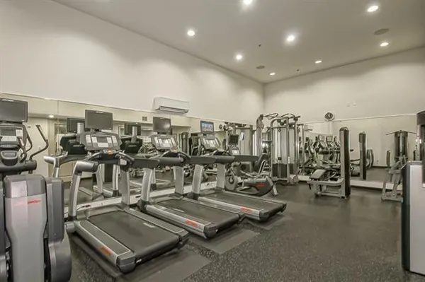 $1,950 | 1201 Canal Street, Unit 358, New Orleans, LA 70112