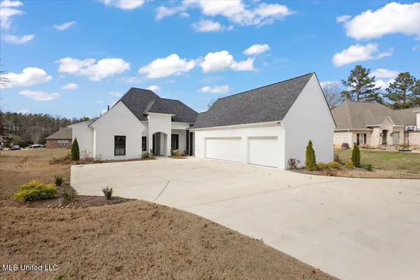 $595,000 | 111 Grand Oak Boulevard, Clinton, MS 39056