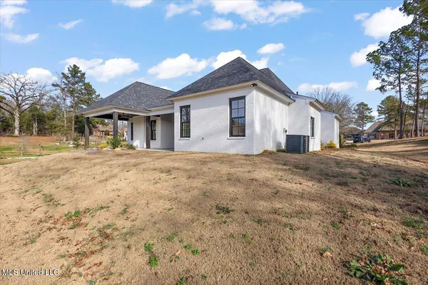 $595,000 | 111 Grand Oak Boulevard, Clinton, MS 39056