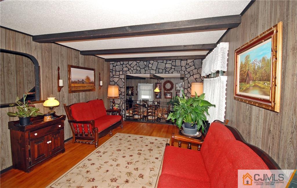 518 Decatur Avenue Middlesex, NJ 08846 - Photo 2 of 25 Gallery Image 2