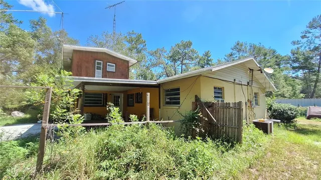front view of house with a yard