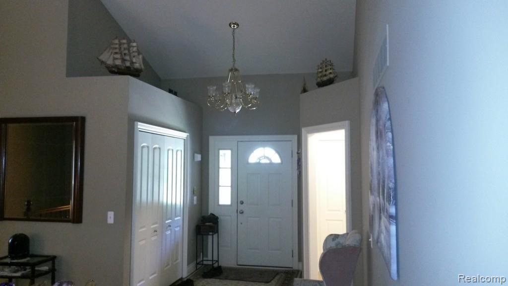 21154 Gill Road Farmington Hills, MI 48335 - Photo 20 of 37