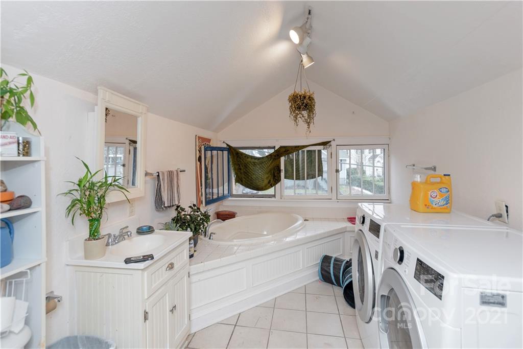 23 Ridgelawn Road Asheville, NC 28806 - Photo 16 of 30 Gallery Image 16