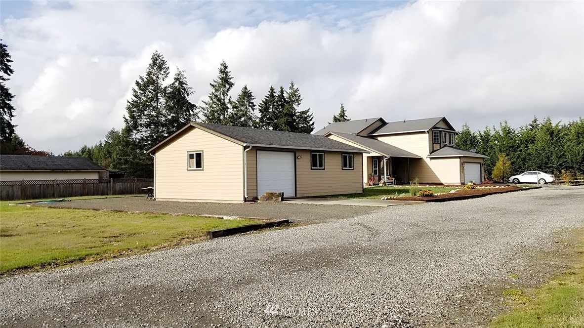 8540 176th Avenue Southwest Rochester, WA 98579 - Photo 2 of 25