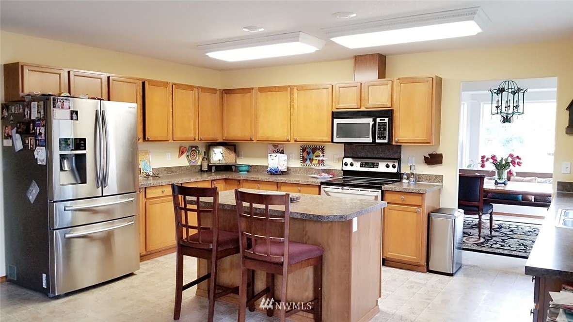 8540 176th Avenue Southwest Rochester, WA 98579 - Photo 7 of 25