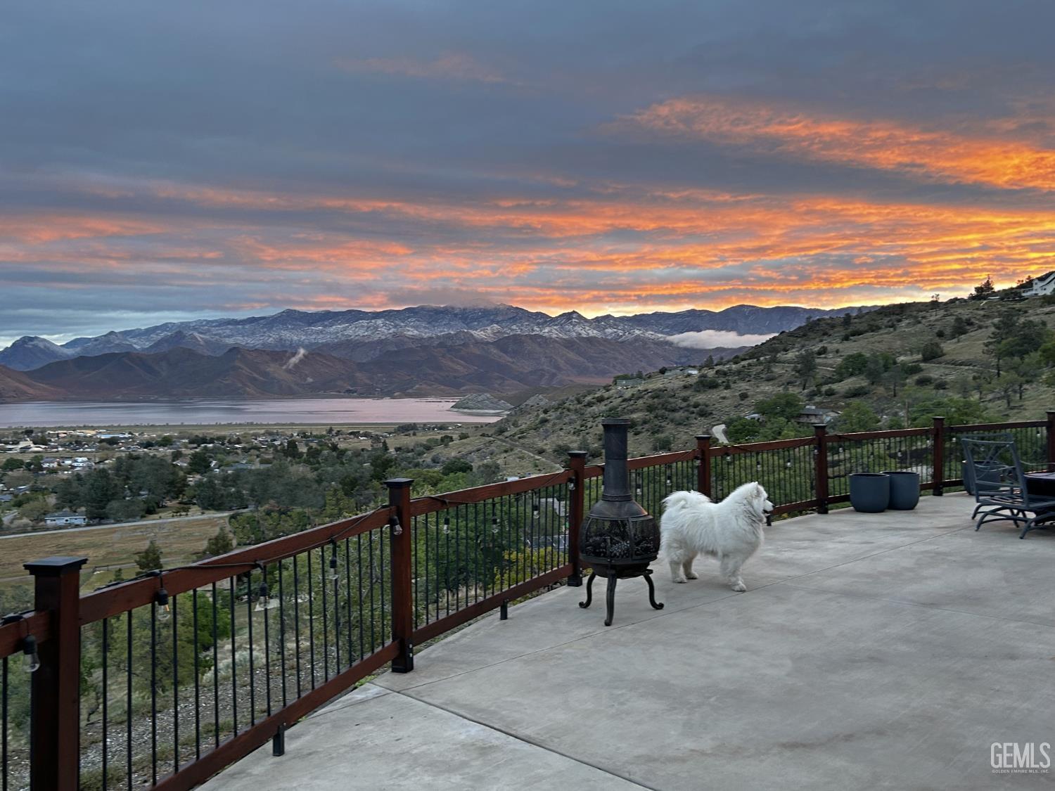 Undisclosed Address Lake Isabella, CA 93240 - Photo 32 of 40 a view of a terrace with a bench