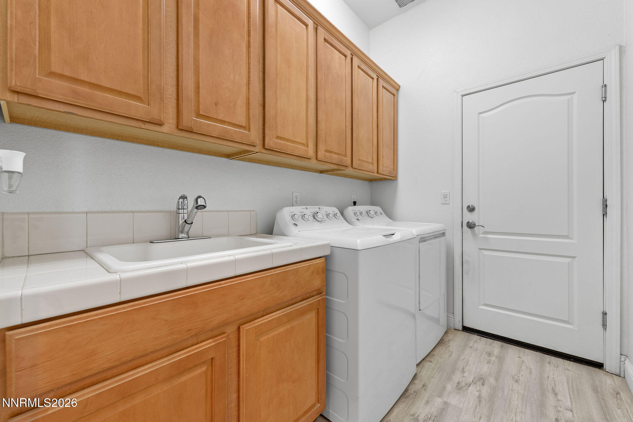 10770 Summer Glen Drive Reno, NV 89521 - Photo 30 of 57 10770SummerGlen(30of55)