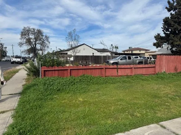 $378,000 | 322 Poplar Avenue, Manteca, CA 95336
