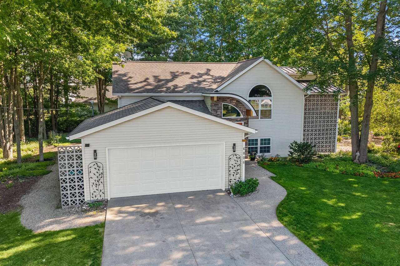 6806 Wiley Road Douglas, MI 49406 - Photo 9 of 88 Gallery Image 9
