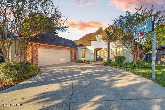 $579,000 | 104 Bridge Creek Cove, Lafayette, LA 70508