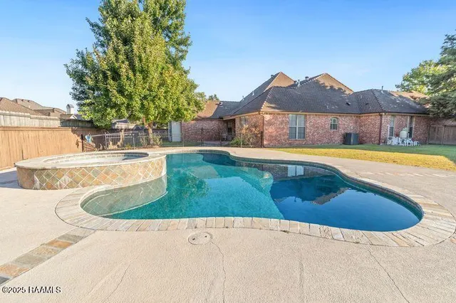 $579,000 | 104 Bridge Creek Cove, Lafayette, LA 70508