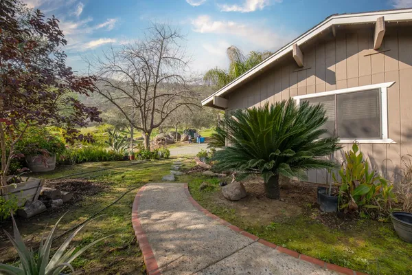 $470,000 | 37129 Pebble Lane, Squaw Valley, CA 93675